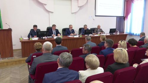 На сессии Совета района Дамира Ишкинеева переизбрали главой района