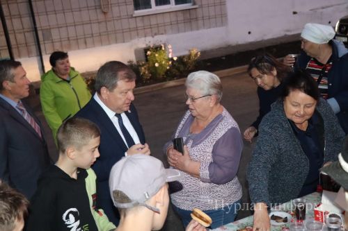 В Нурлате торжественно открыли еще один обновленный двор