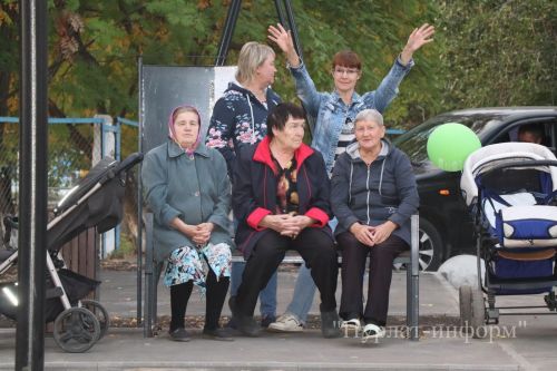 В Нурлате торжественно открыли еще один обновленный двор