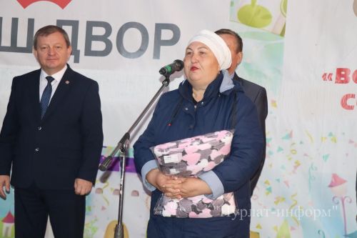 В Нурлате торжественно открыли еще один обновленный двор