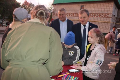 В Нурлате торжественно открыли еще один обновленный двор