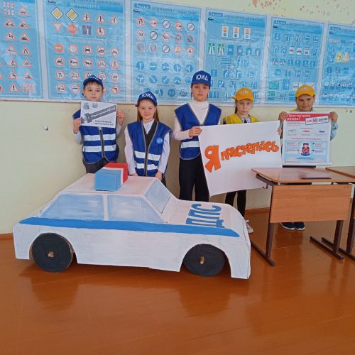 Отряд юных инспекторов движения Старочелнинской школы признан лучшим в республике