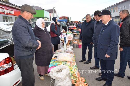 В Нурлате первая осенняя ярмарка посвящена Дню пожилого человека