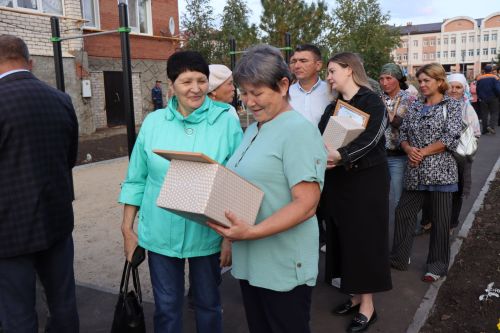 В Нурлате начался сезон открытия дворов