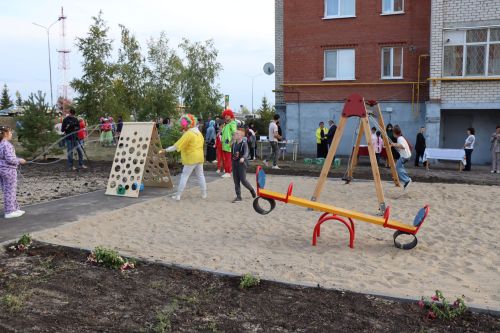 В Нурлате начался сезон открытия дворов