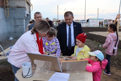 В Нурлате начался сезон открытия дворов