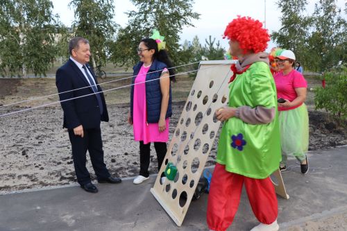 В Нурлате начался сезон открытия дворов