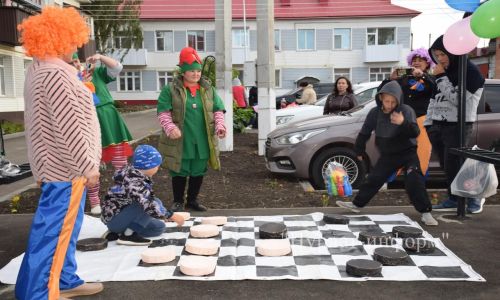 В Нурлате завершена реконструкция еще одной придомовой территории