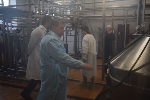 Дамир Ишкинеев ознакомился с деятельностью Тюрнясевского молочного комбината