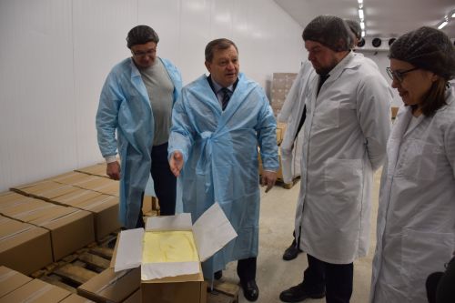 Дамир Ишкинеев ознакомился с деятельностью Тюрнясевского молочного комбината