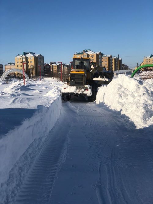 В Нурлате продолжаются работы по очистке территорий от снега
