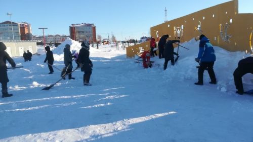 В Нурлате продолжаются работы по очистке территорий от снега