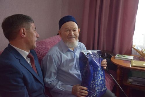 Ветеран Великой Отечественной войны Каим Самигуллович Самигуллин отмечает день рождения