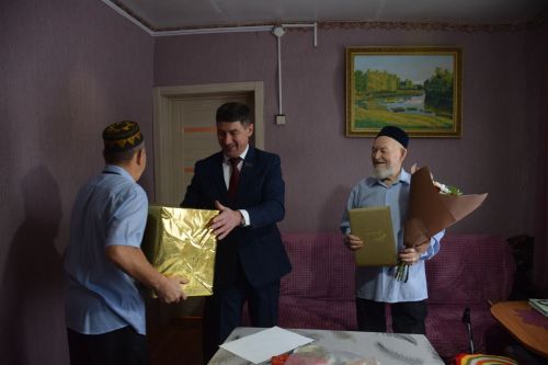 Ветеран Великой Отечественной войны Каим Самигуллович Самигуллин отмечает день рождения