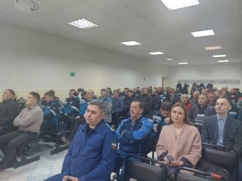 Дамир Ишкинеев подвел итоги встречи с трудовым коллективом Нурлатского УТТ ООО «УК «Татспецтранспорт»