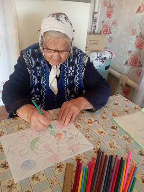 Бабушки из клуба «Рукодельница» знают, как снять стресс