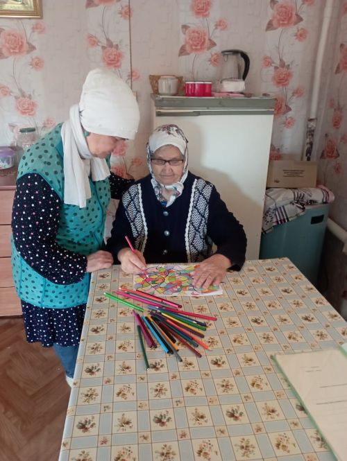 Бабушки из клуба «Рукодельница» знают, как снять стресс