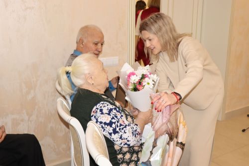 В Нурлате чествовали юбиляров семейной жизни (фоторепортаж)