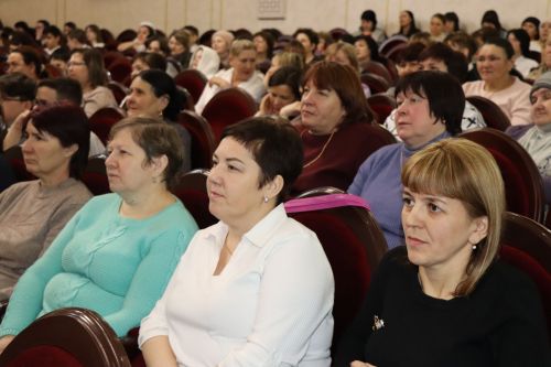 В Нурлате прошел I межрегиональный творческий фестиваль «Талант – твой дар бесценный»