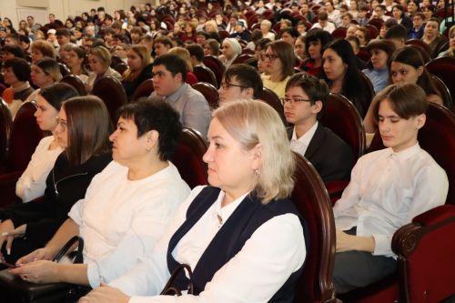В Нурлате прошел I межрегиональный творческий фестиваль «Талант – твой дар бесценный»