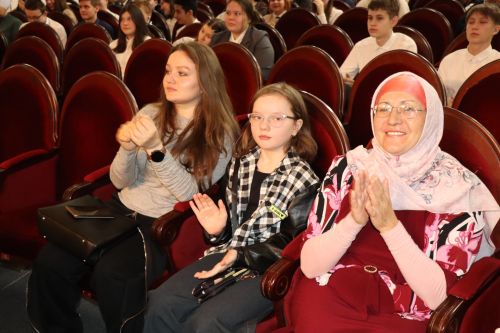 В Нурлате прошел I межрегиональный творческий фестиваль «Талант – твой дар бесценный»