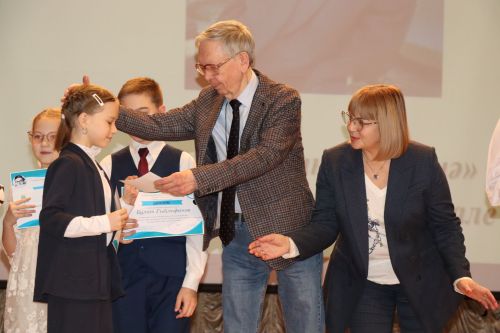 В Нурлате прошел I межрегиональный творческий фестиваль «Талант – твой дар бесценный»