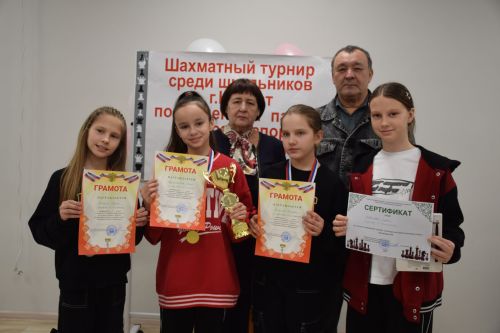 В Нурлате завершился первый шахматный турнир среди школьников, посвященный памяти Рината Минибаева