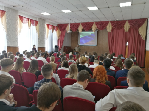 В Нурлатской школе №4 прошла встреча с участником СВО