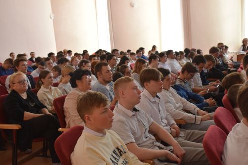 В Нурлатском аграрном техникуме прошла мини-ярмарка вакансий