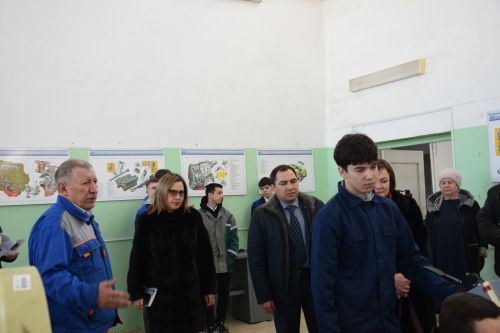 В Нурлатском аграрном техникуме прошла мини-ярмарка вакансий