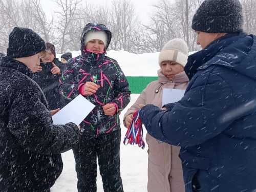 В селе Курманаево прошли соревнования по хоккею среди сельских школ Нурлатского района