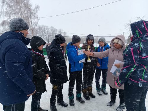 В селе Курманаево прошли соревнования по хоккею среди сельских школ Нурлатского района