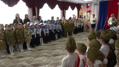 В Нурлате прошел первый районный смотр строя и песни среди дошкольников