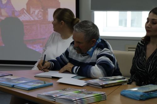 Нурлатские авторы презентовали третий сборник