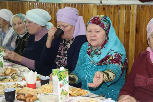 В татарских селах Нурлатского района месяц Рамадан начался с ифтара-меджлиса, организованного Сулеймановыми