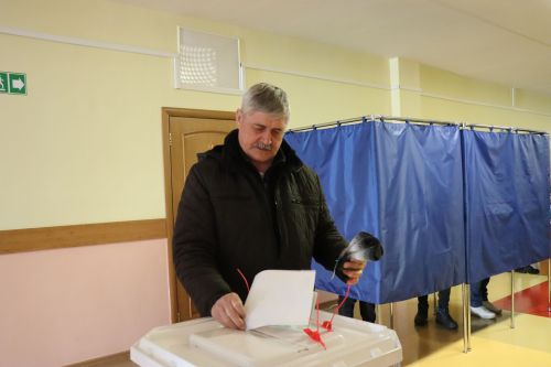 Вагиз Шагапов из Нурлата первым проголосовал на своем избирательном участке