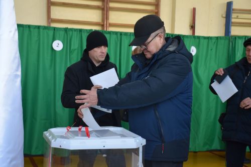 В Нурлате с утра наблюдается наплыв избирателей на участках на выборах Президента России
