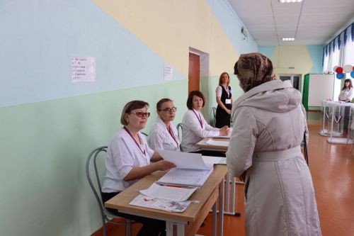 В УИК №2324 в мкр. сахароваров выборы проходят при активном участии горожан