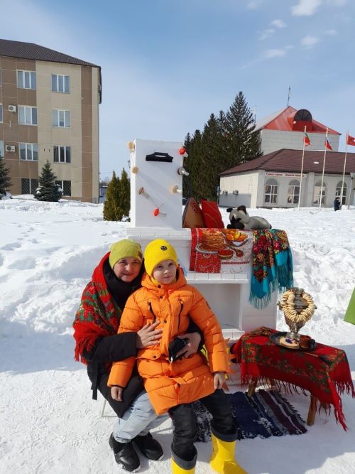 Фотозона Нурлатского детского сада Росинка не оставила равнодушным ни одного гостя Масленицы