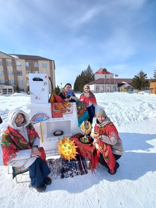 Фотозона Нурлатского детского сада Росинка не оставила равнодушным ни одного гостя Масленицы