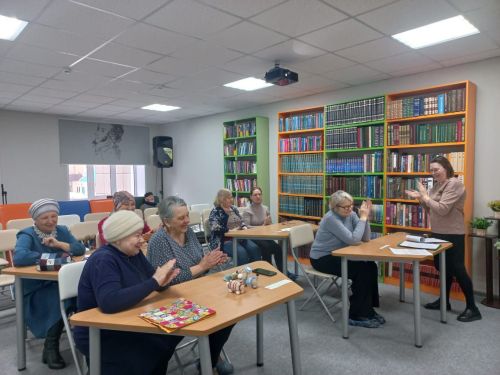 Участницы клуба «Веста» при нурлатской центральной библиотеке окунулись в мир театра