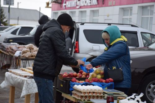 Весенняя ярмарка порадовала нурлатцев широким ассортиментом сельскохозяйственной продукции