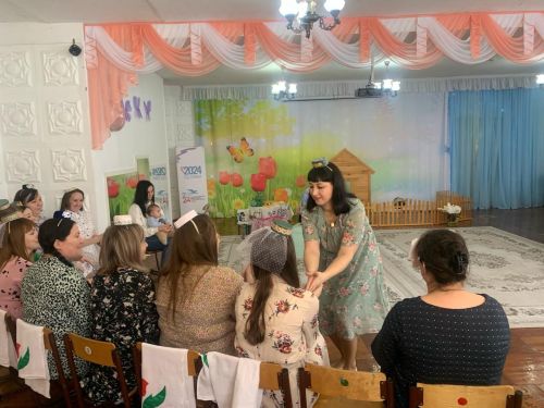 Воспитанники детского сада «Сказка» побывали в гостях у бабушки