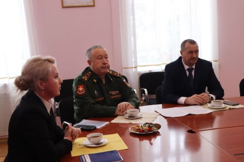 В Нурлате участникам СВО вручили удостоверение боевых действий