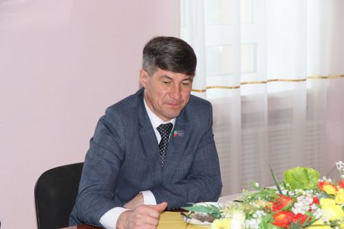 В Нурлате участникам СВО вручили удостоверение боевых действий