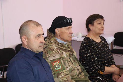В Нурлате участникам СВО вручили удостоверение боевых действий
