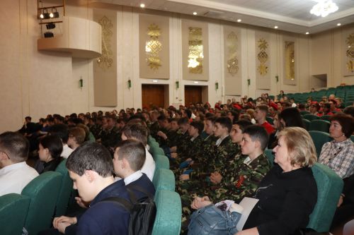 На встречу с нурлатскими поисковиками приехал председатель Ассоциации «Клуб воинской славы» РТ Михаил Черепанов