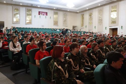 На встречу с нурлатскими поисковиками приехал председатель Ассоциации «Клуб воинской славы» РТ Михаил Черепанов