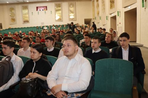 На встречу с нурлатскими поисковиками приехал председатель Ассоциации «Клуб воинской славы» РТ Михаил Черепанов