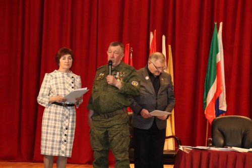 На встречу с нурлатскими поисковиками приехал председатель Ассоциации «Клуб воинской славы» РТ Михаил Черепанов